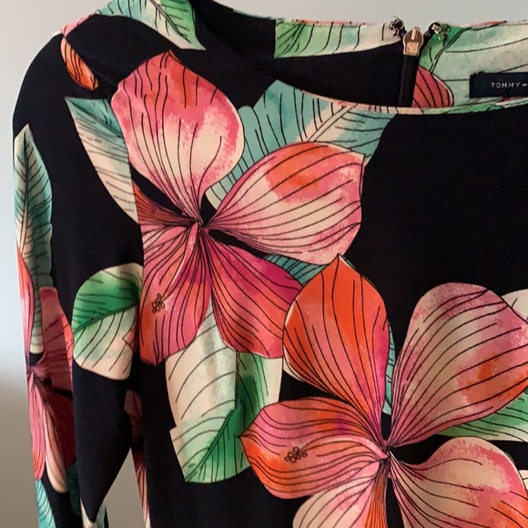 🎉HP 2X🎉Tommy Hilfiger Size 2 Colorful Floral Navy Dress - Picture 5 of 5